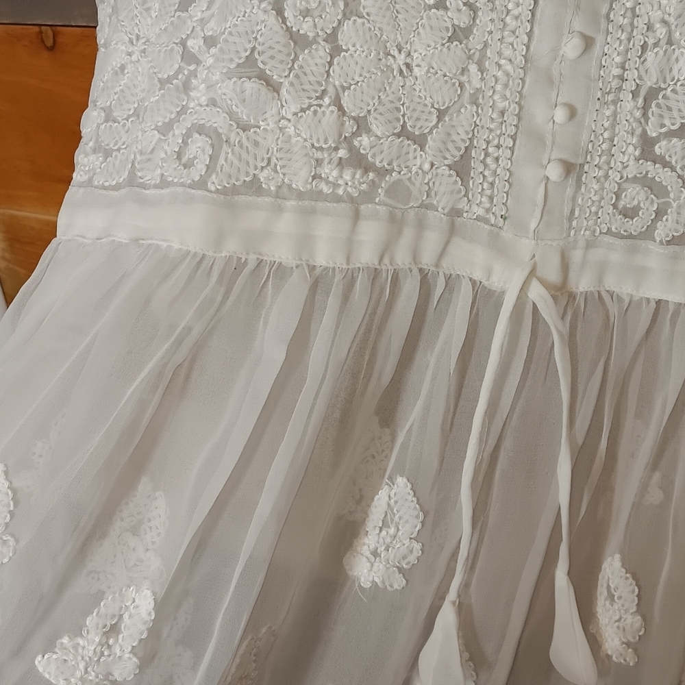 Kurti Top Ivory M Embroided Swing Top - Picture 7 of 7